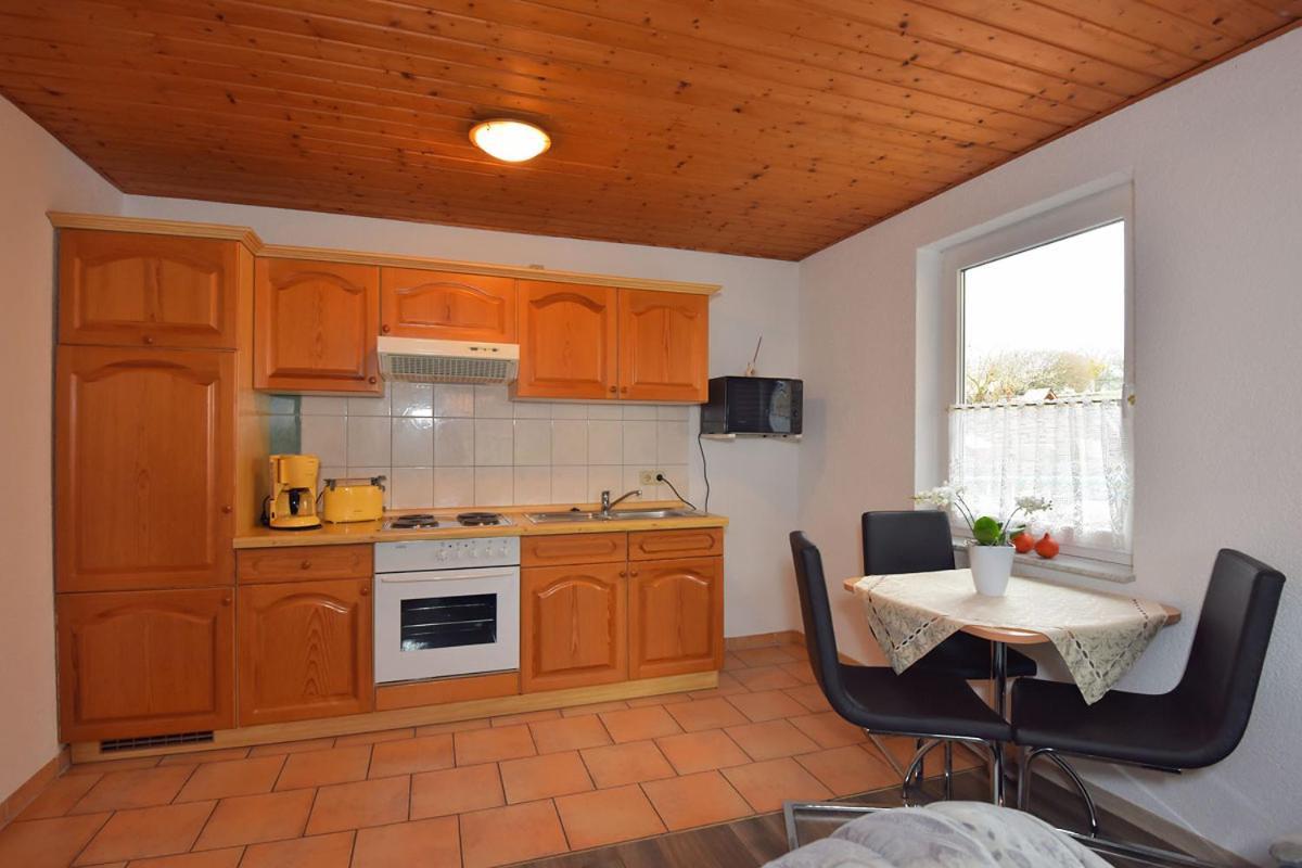 Stuetzel Apartment Oberellen